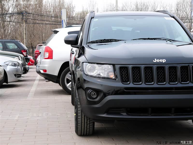 jeep(进口) 指南者 2013款 2.0l 两驱炫黑豪华版
