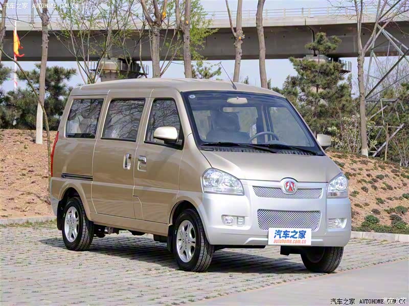 北汽威旺306整体外观