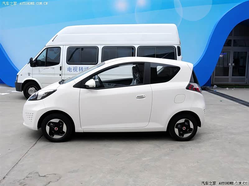 荣威E50整体外观