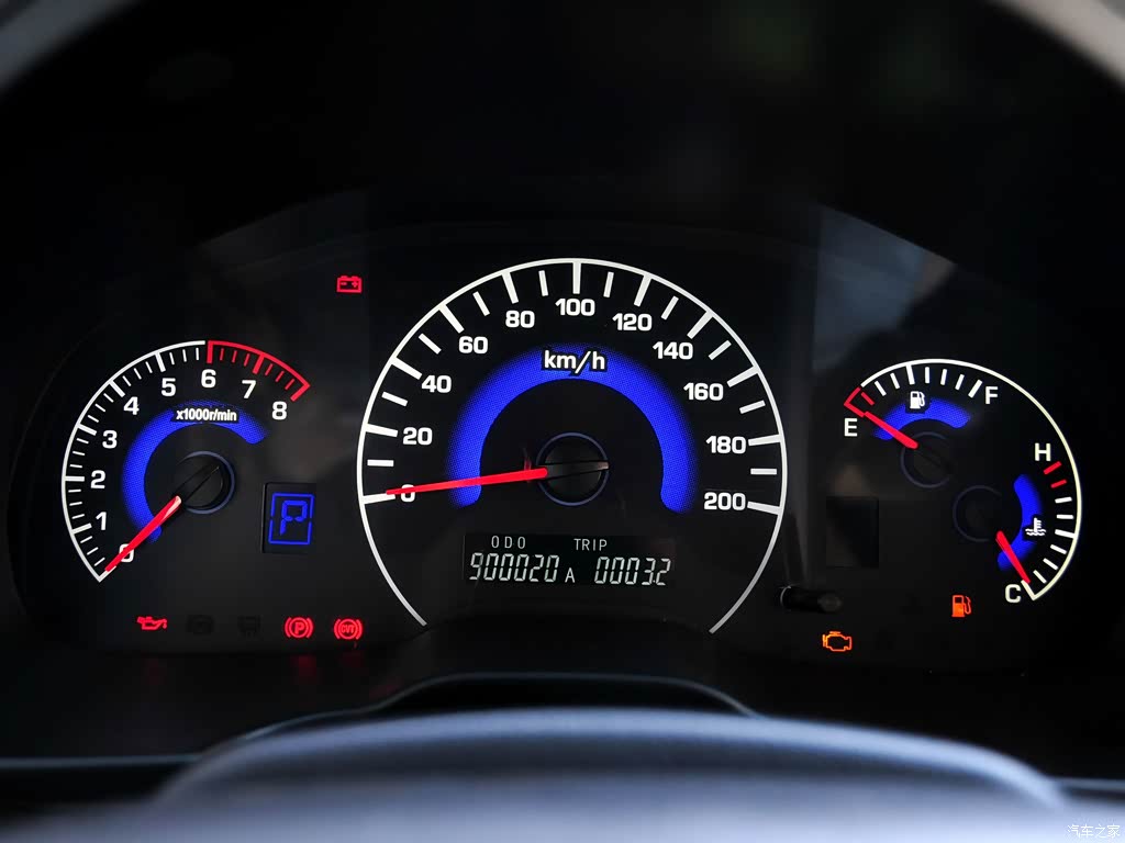 野马F10 2012款 1.6L CVT 1934359高清图片 川汽野马 汽车图库高清图片