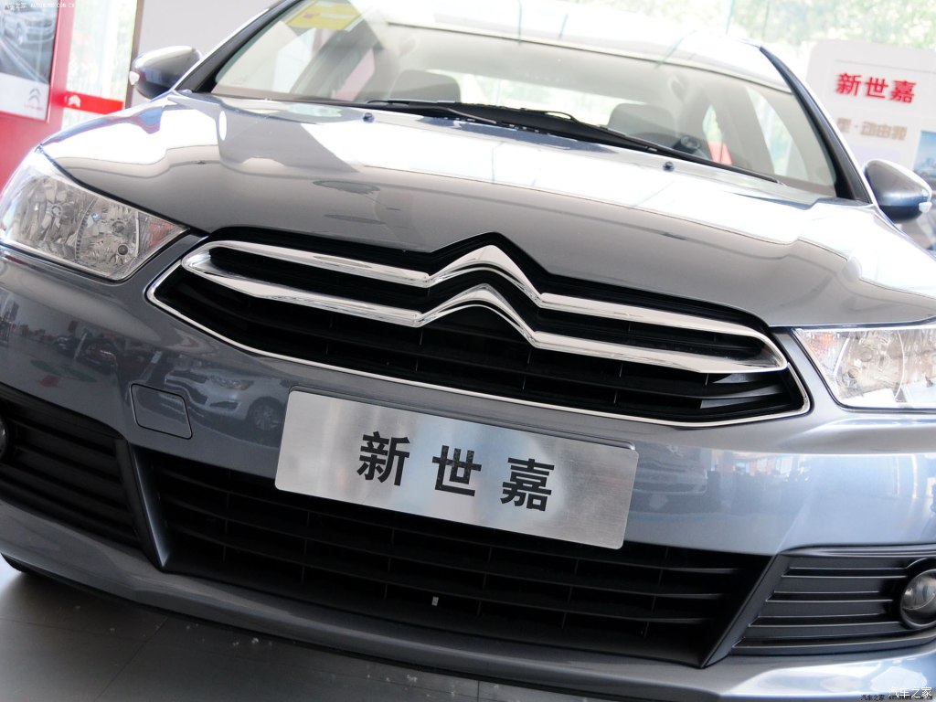 东风雪铁龙 世嘉 2013款 三厢 1.6l 自动品尚型