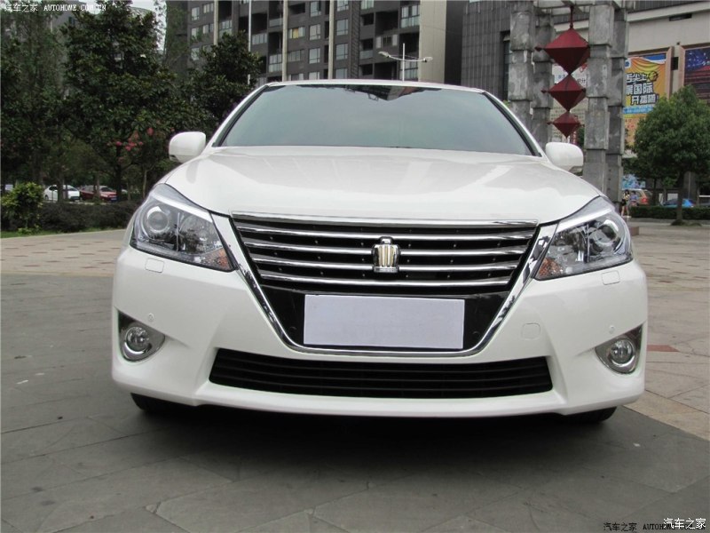 皇冠 2012款 V6 2.5L Royal 真皮版 2023278图