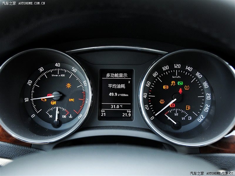 速派2013款 1.8tsi 自动名仕版 [斯柯达]