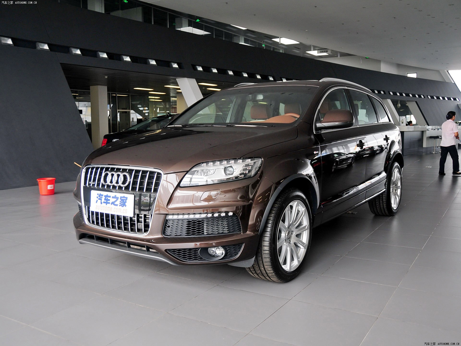 奥迪Q7系列2014款 35 TFSI 专享型
