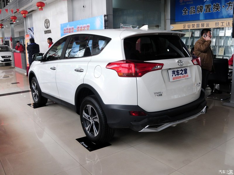 一汽丰田 一汽丰田rav4 2015款 2.0l cvt四驱新锐版