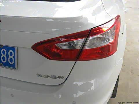 2012款 三厢 1.6L 手动舒适型 2012款 三厢 1.6L 手动舒适型