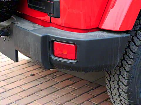 2014款 3.0L Sahara 四门版 2014款 3.0L Sahara 四门版