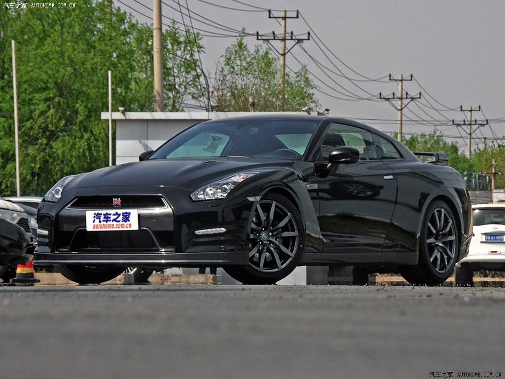 日产GT-R系列2015款 3.8T 黑金刚版