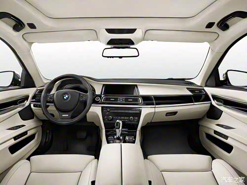 【BMW 7系可选装的自动泊车辅助系统_开封汴