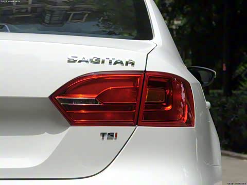 2014款 改款 1.4TSI 自动豪华型 2014款 改款 1.4TSI 自动豪华型