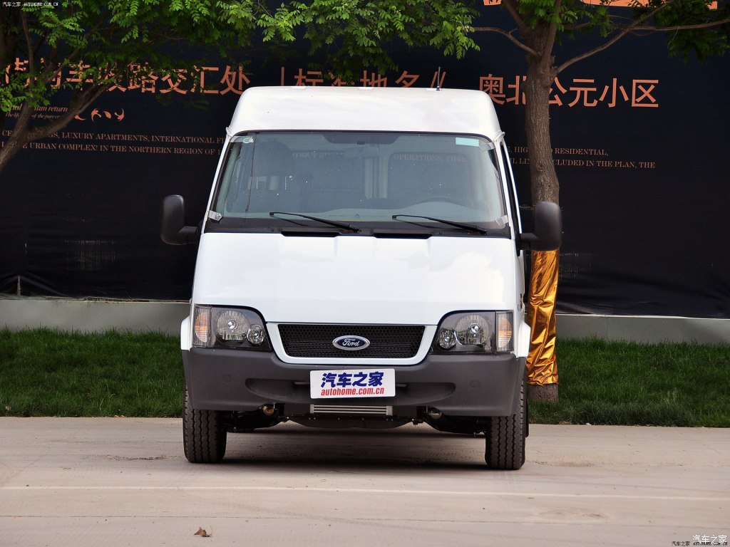 江铃汽车 经典全顺 2013款 2.8t柴油普通型短轴中顶jx493zlq4