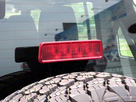 2014款 2.8TD Sahara 四门版 2014款 2.8TD Sahara 四门版