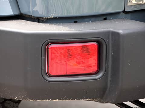 2014款 2.8TD Sahara 四门版 2014款 2.8TD Sahara 四门版