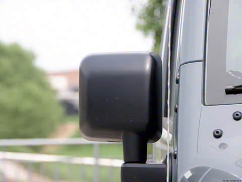 2014款 2.8TD Sahara 四门版 2014款 2.8TD Sahara 四门版