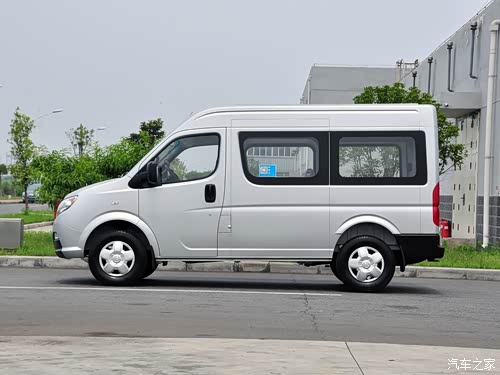 中国最贵大型客车 w_201406191951318798.jpg