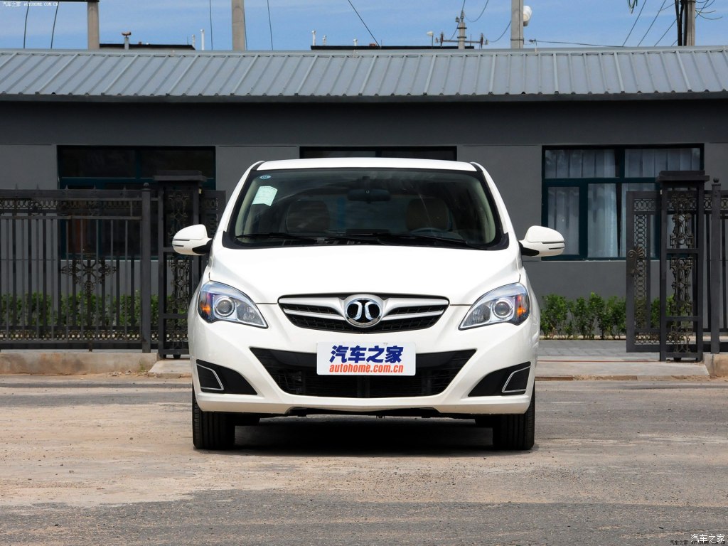 北京汽车 北京汽车e系列 2013款 两厢 1.5l 自动乐天版