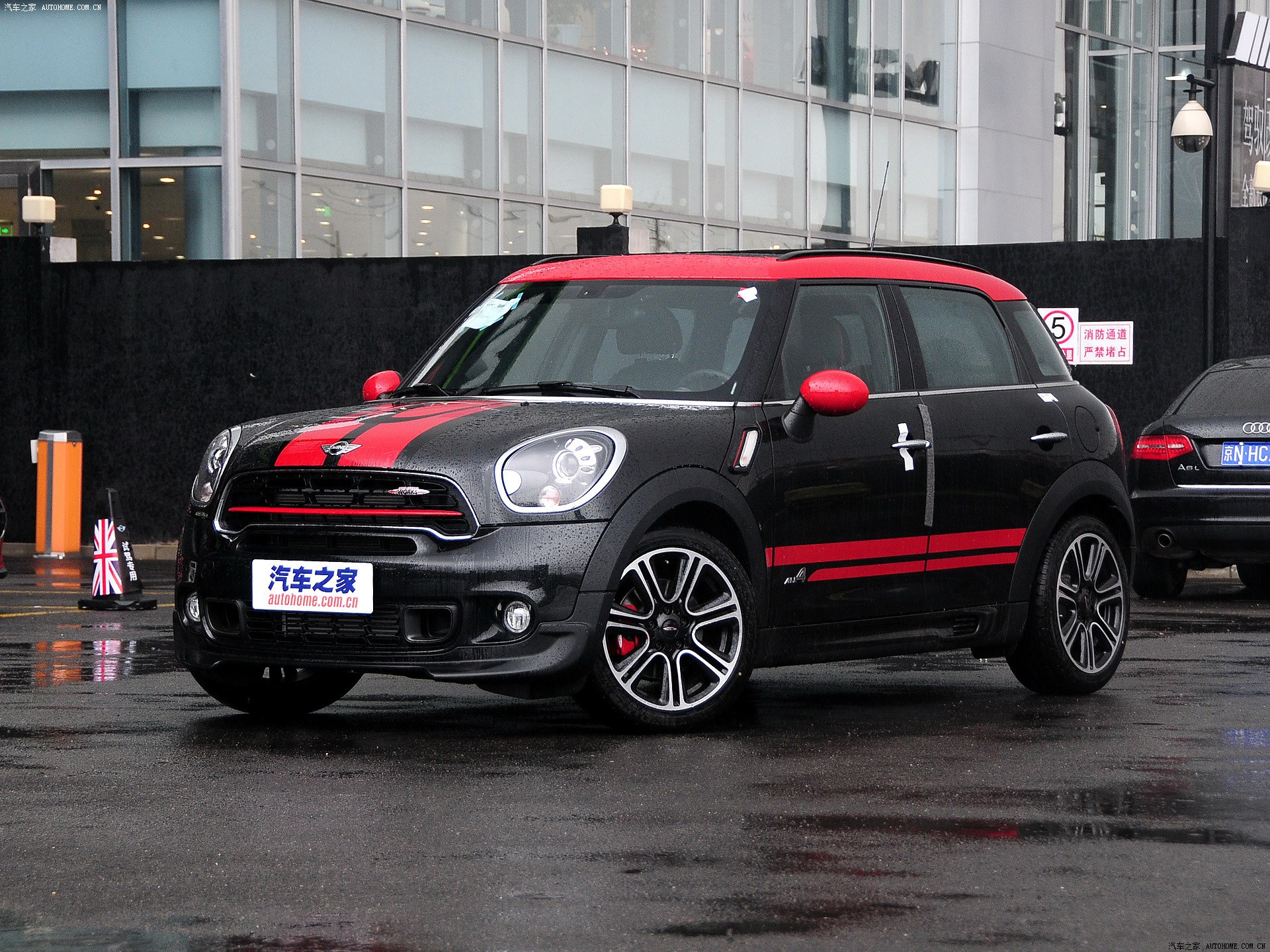 MINI JCW COUNTRYMAN系列2014款 1.6T JOHN COOPER WORKS All 4