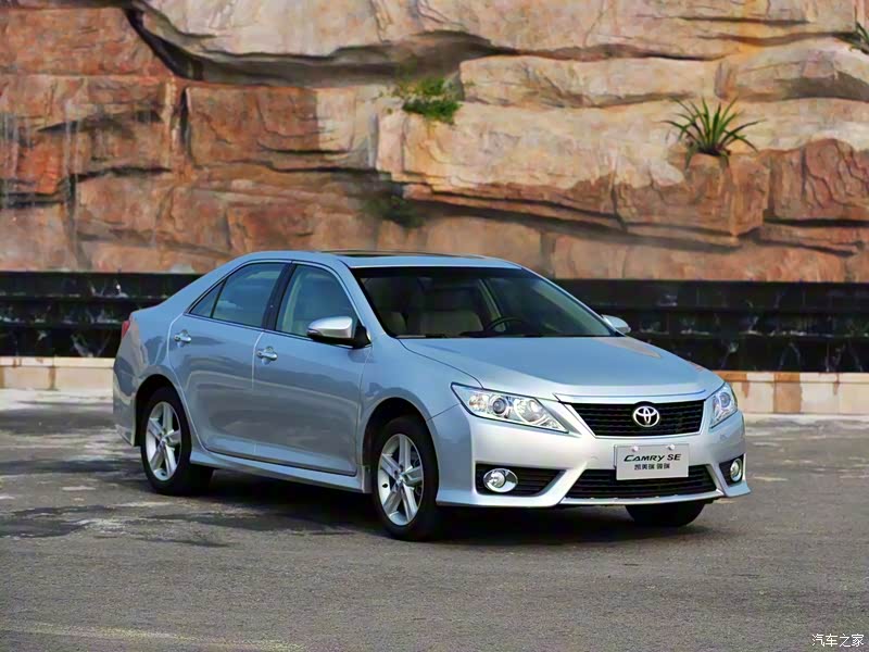 丰田凯美瑞整体外观