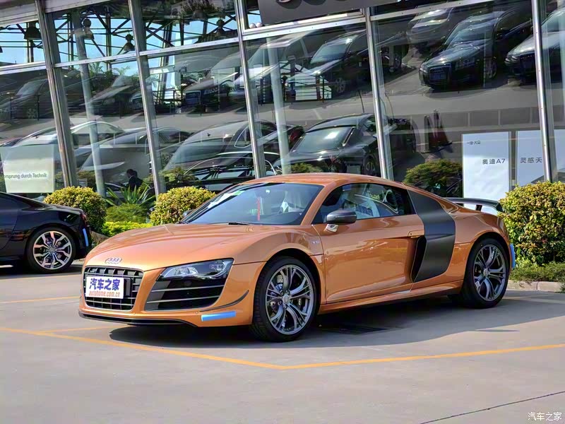 奥迪R8整体外观