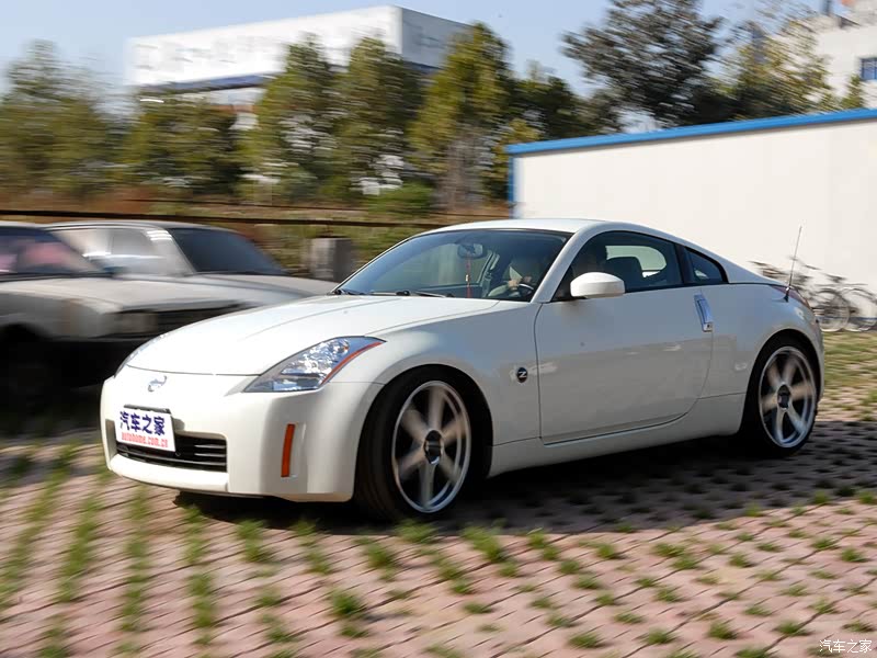 日产350Z整体外观