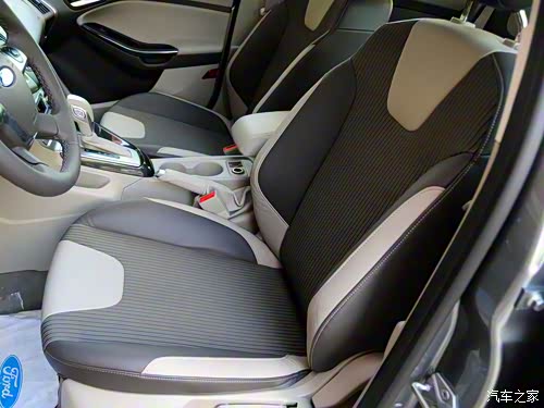 【图】豪华版福克斯两厢 福凌优惠15000元