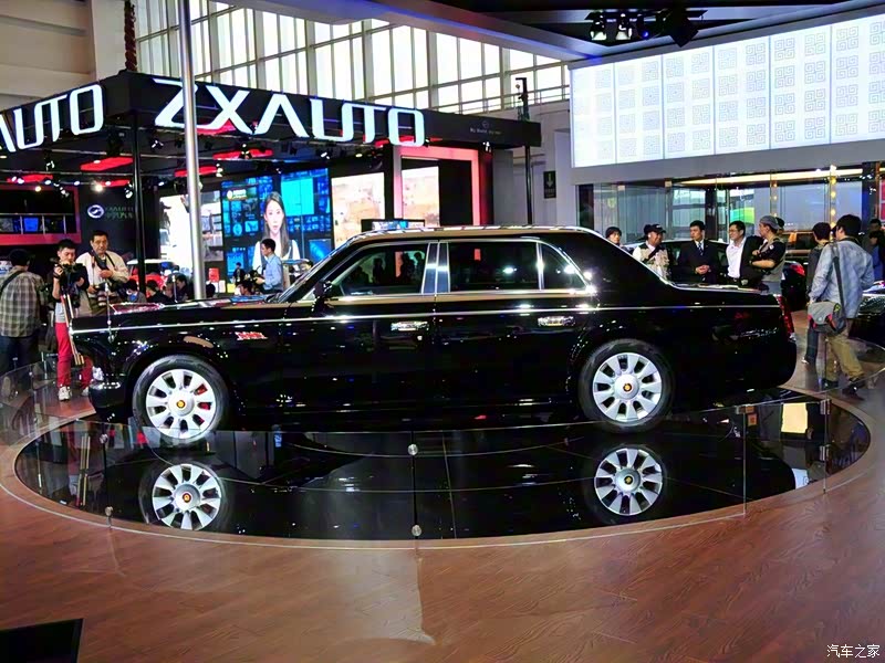 红旗轿车L7整体外观