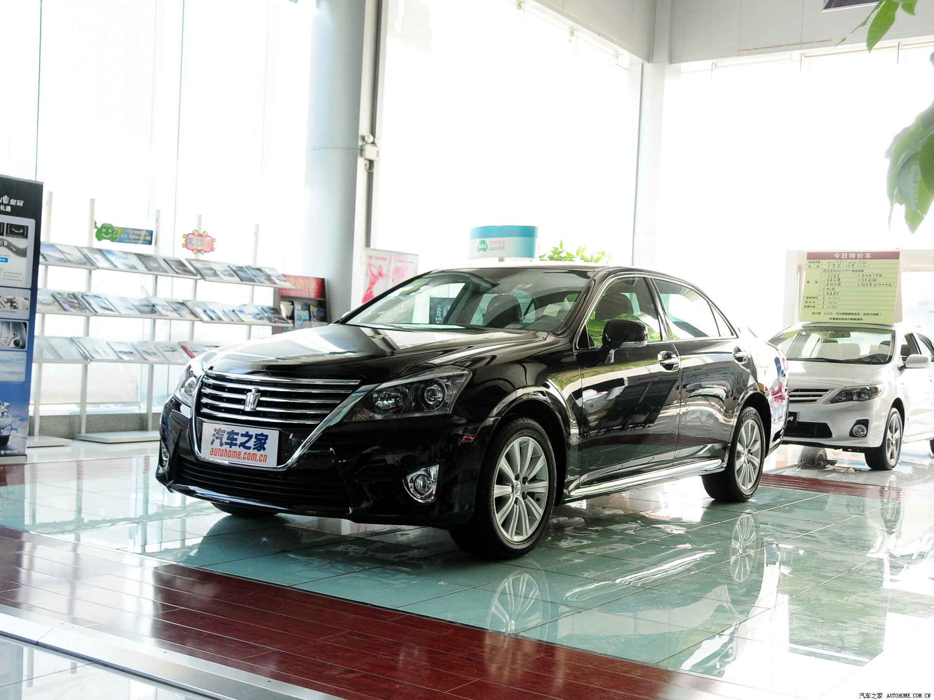 皇冠系列2012款 2.5L Royal 真皮版