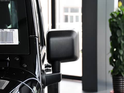 2012款 3.6L 四门梦十珍藏版 2012款 3.6L 四门梦十珍藏版