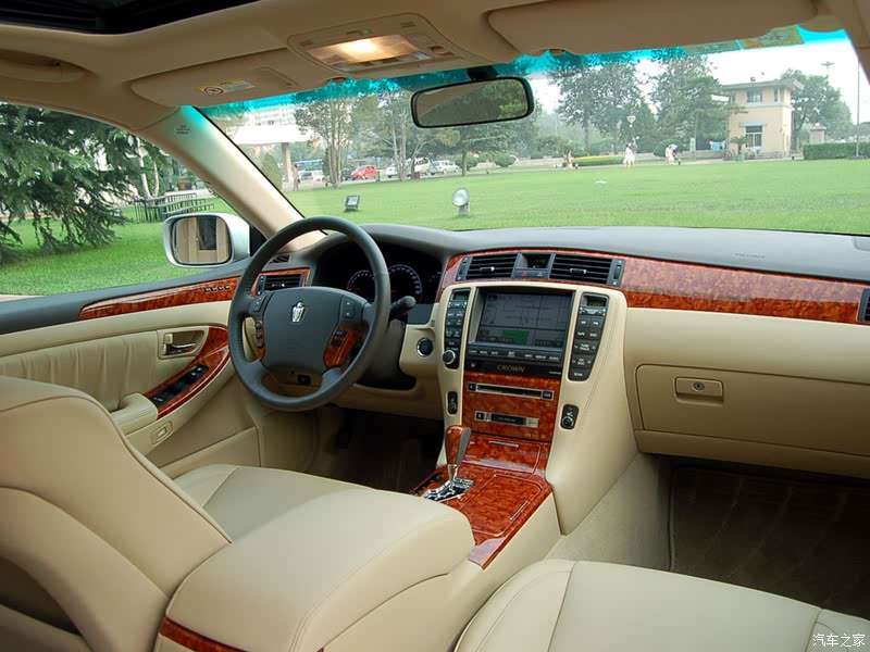 一汽丰田 皇冠 2005款 3.0l royal saloon