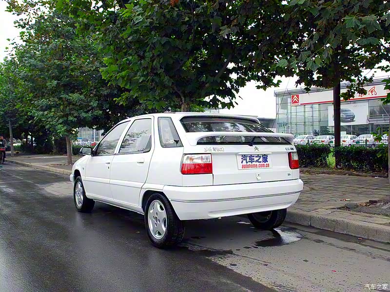 雪铁龙富康整体外观