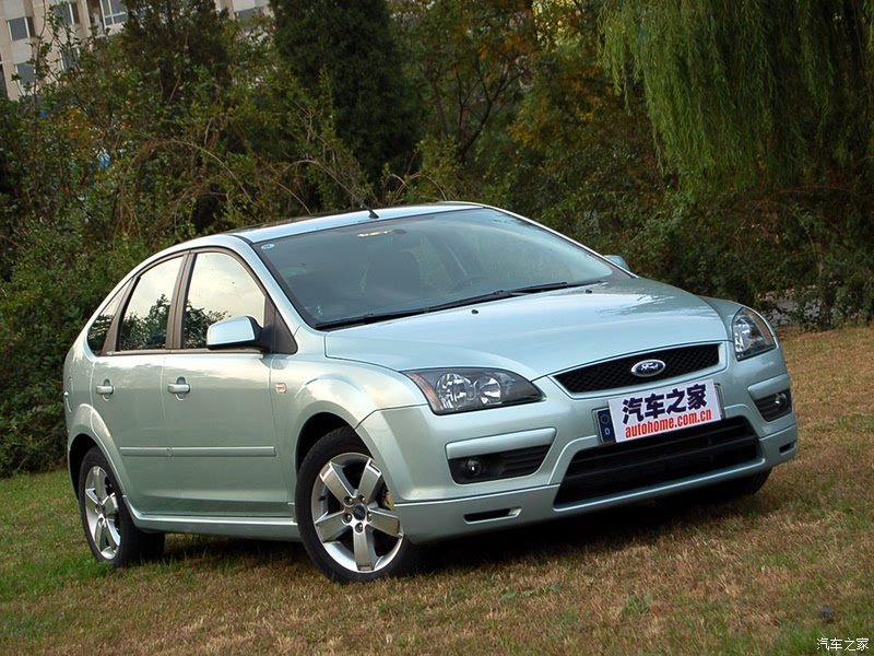 长安福特 福克斯 2006款 两厢 2.0l mt运动版