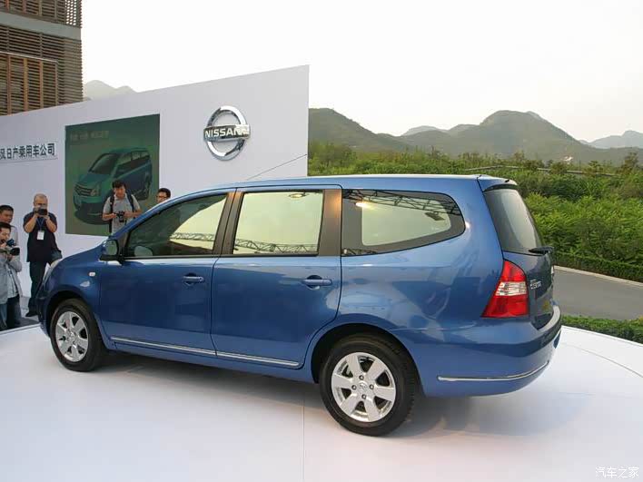 日产骏逸整体外观