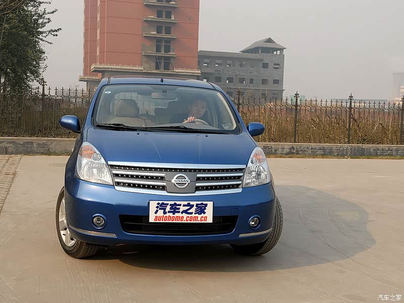 日产骏逸整体外观