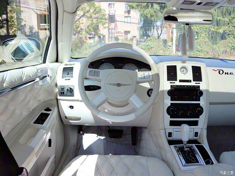 克莱斯勒300C改装