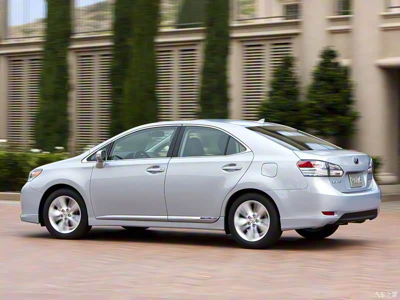 雷克萨斯HS整体外观