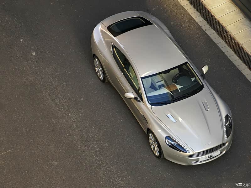阿斯顿马丁RAPIDE整体外观