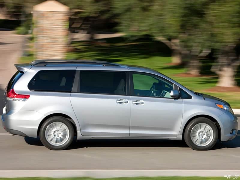 丰田SIENNA整体外观