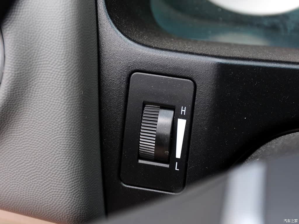 众泰汽车 众泰5008 2010款 1.3l cvt标准型