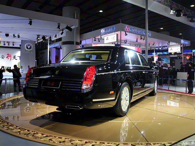 红旗轿车L9整体外观