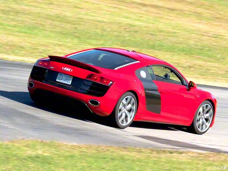 奥迪R8整体外观