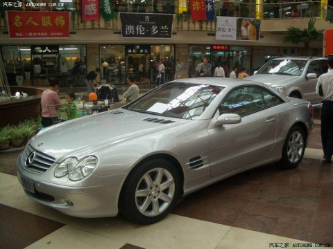 2004 SL 500