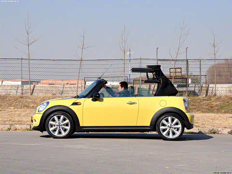 2011款 1.6L COOPER CABRIO 2011款 1.6L COOPER CABRIO