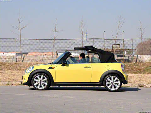 2011款 1.6L COOPER CABRIO 2011款 1.6L COOPER CABRIO