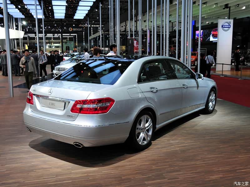 北京奔驰 奔驰e级 2011款 e 300 l 时尚尊贵型