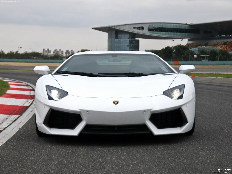 兰博基尼 aventador 2011款 lp 700-4