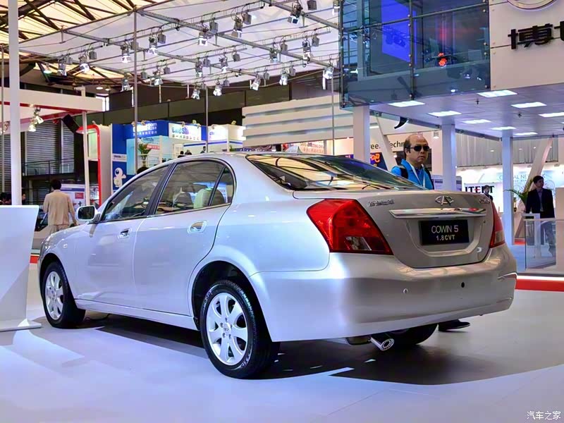 奇瑞旗云5整体外观