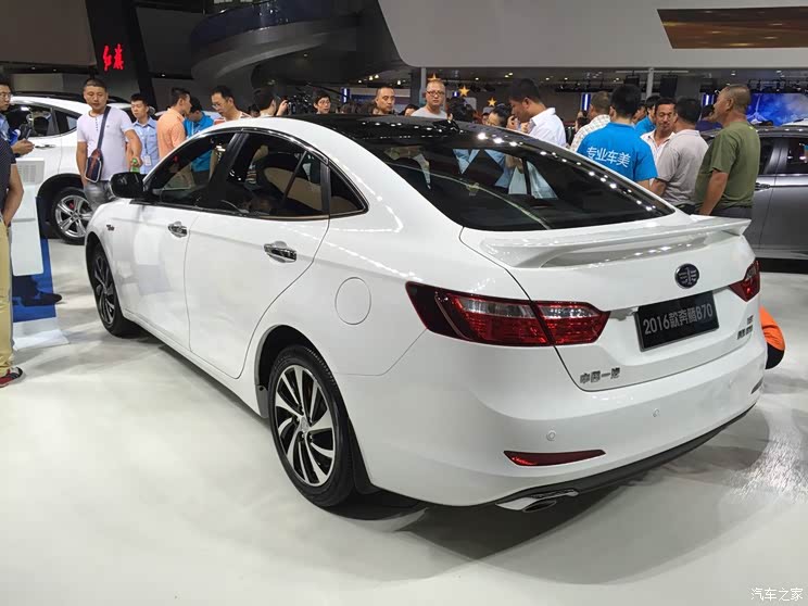 运动版外观小改一汽奔腾2016款b70亮相