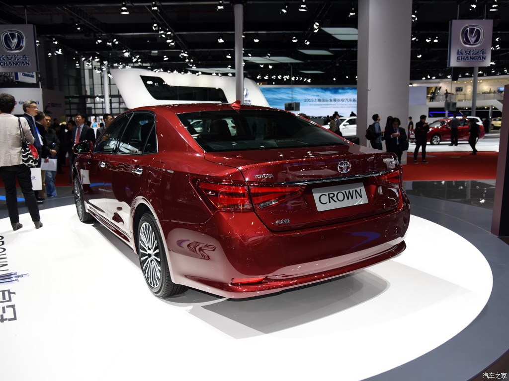 【图】一汽丰田 皇冠 2015上海车展_367799_汽车之家