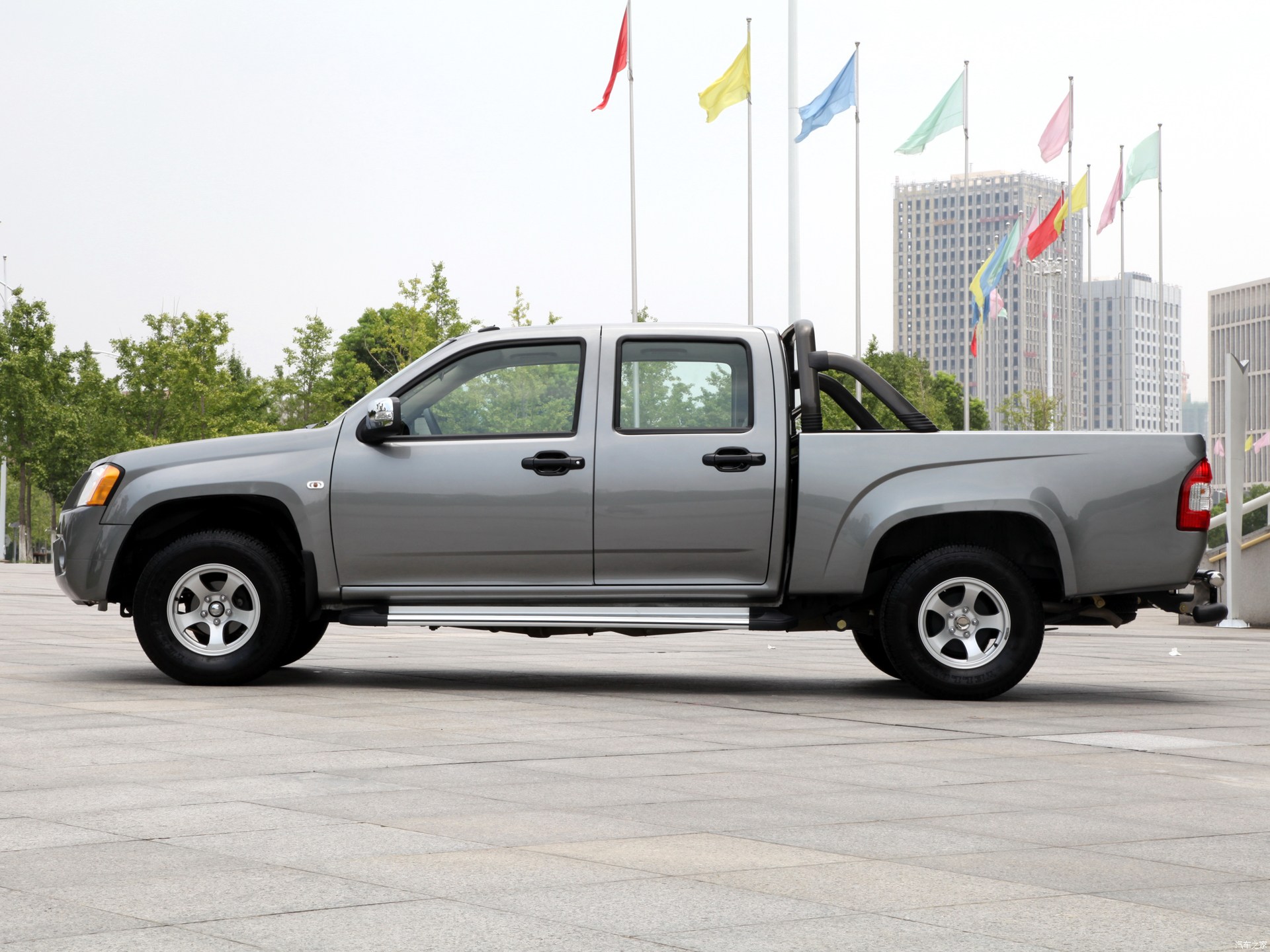 汽车图片 东风 东风皮卡 2015款 2.4t p66-221加长4d25u