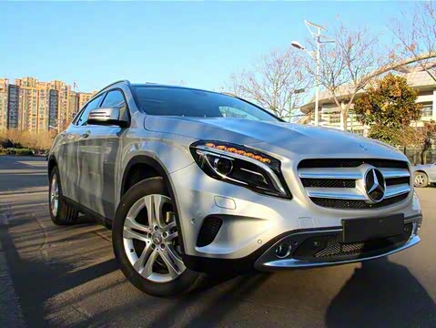 2015�� GLA 200